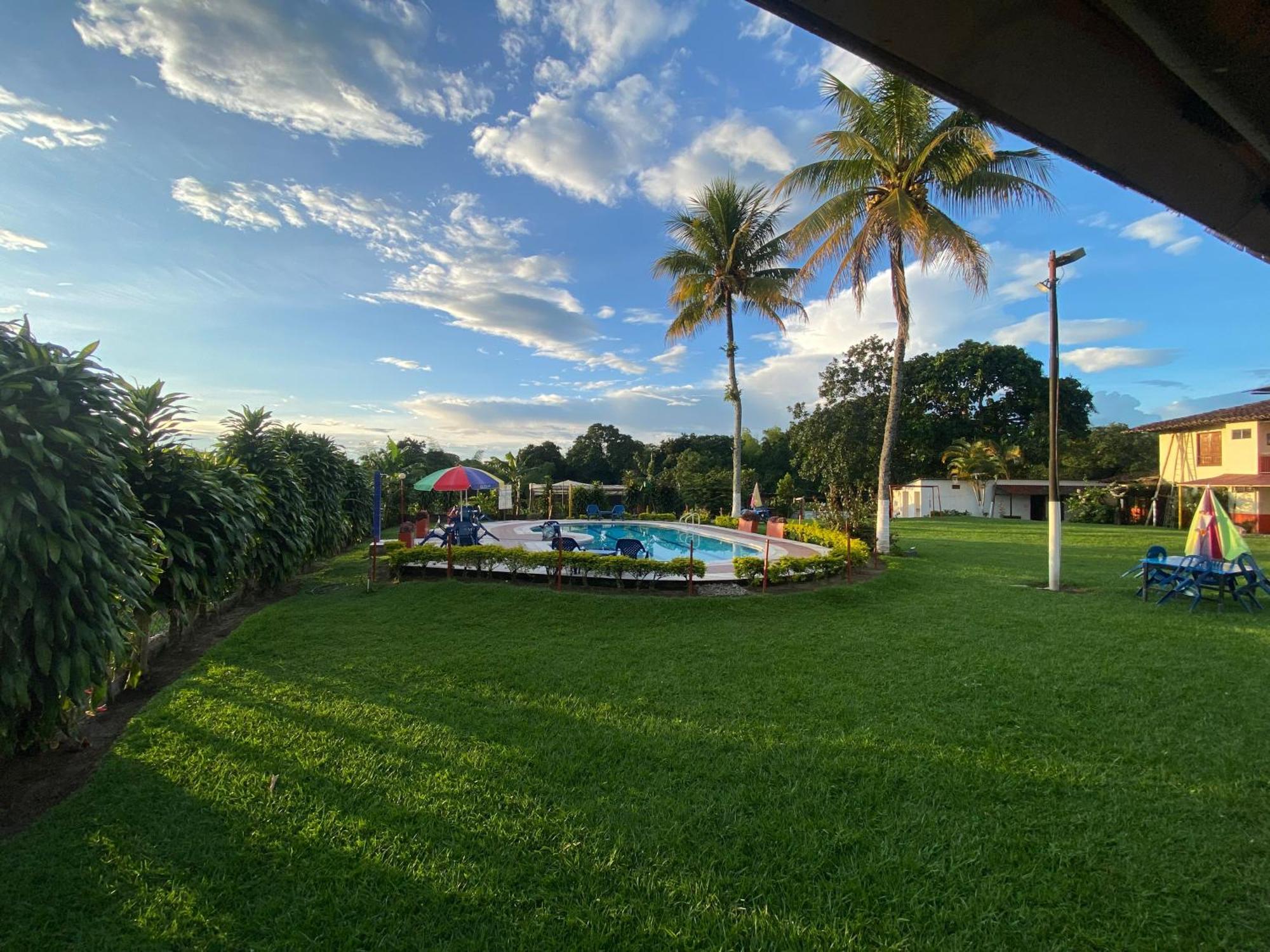 Finca Hotel Los Cocos Montenegro Luaran gambar